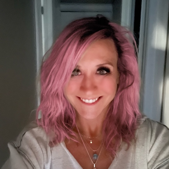 Meet your Posher, Carla - Picture 3 of 3